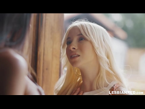 ❤️ La noia torna a casa uns mesos després i s'acaba menjant el cony de la seva madrastra ️ Porno preciós al ca.myteporn.ru ❤