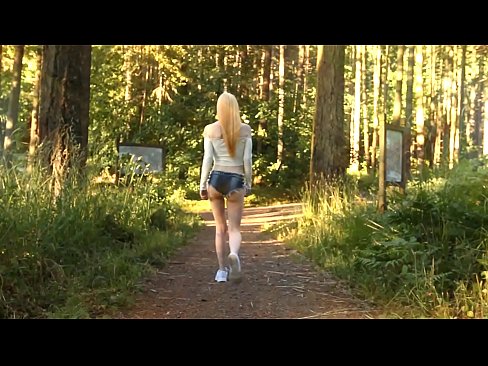 ❤️ Una bella dona es mou lentament, no un vídeo nu ️ Porno preciós al ca.myteporn.ru ❤